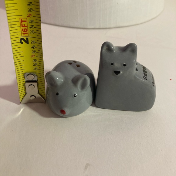 Adorable Vintage Cat & Mouse Salt & Pepper Shakers - Picture 10 of 11